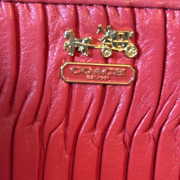 Coach Madison Gathered Leather Zip Around Wristlet - Picture 5 of 7